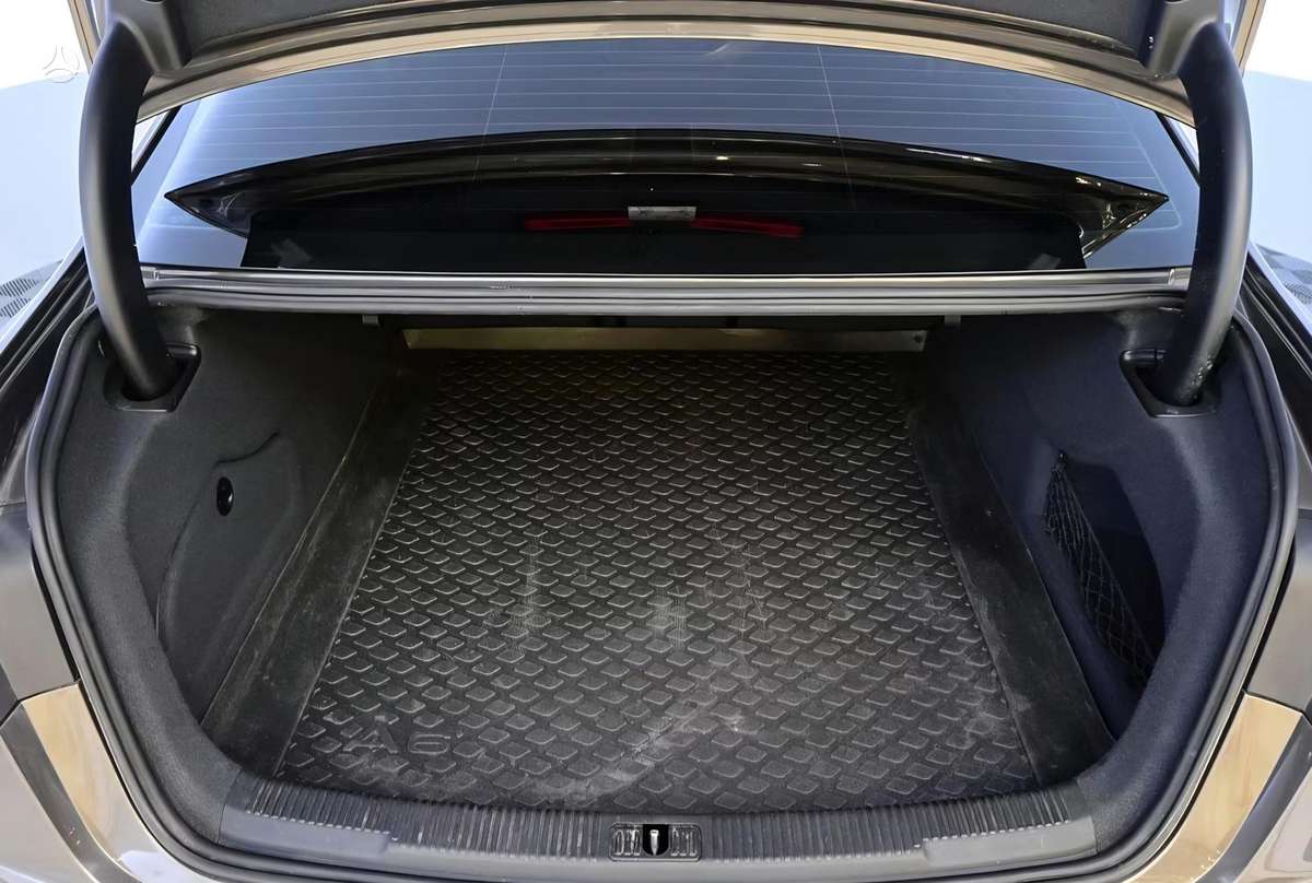Audi A6, 2.0 l., Седан