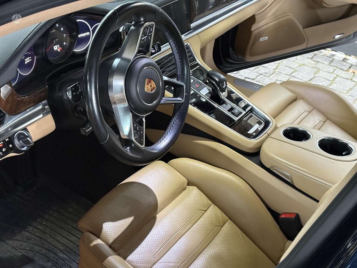 Porsche Panamera, 3.0 l., hatchback