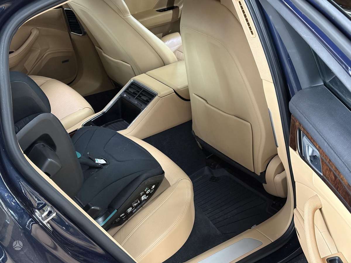 Porsche Panamera, 3.0 l., hatchback