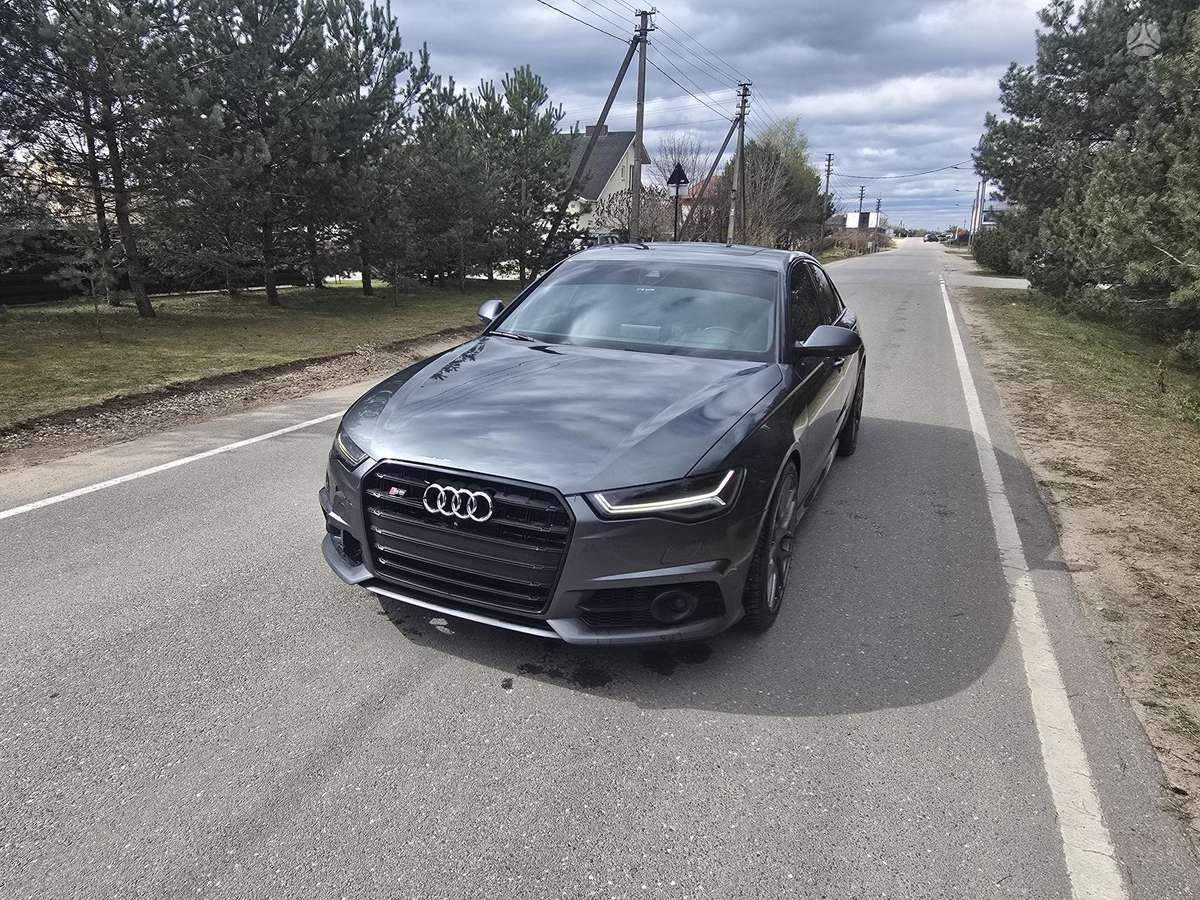 Audi S6, Седан