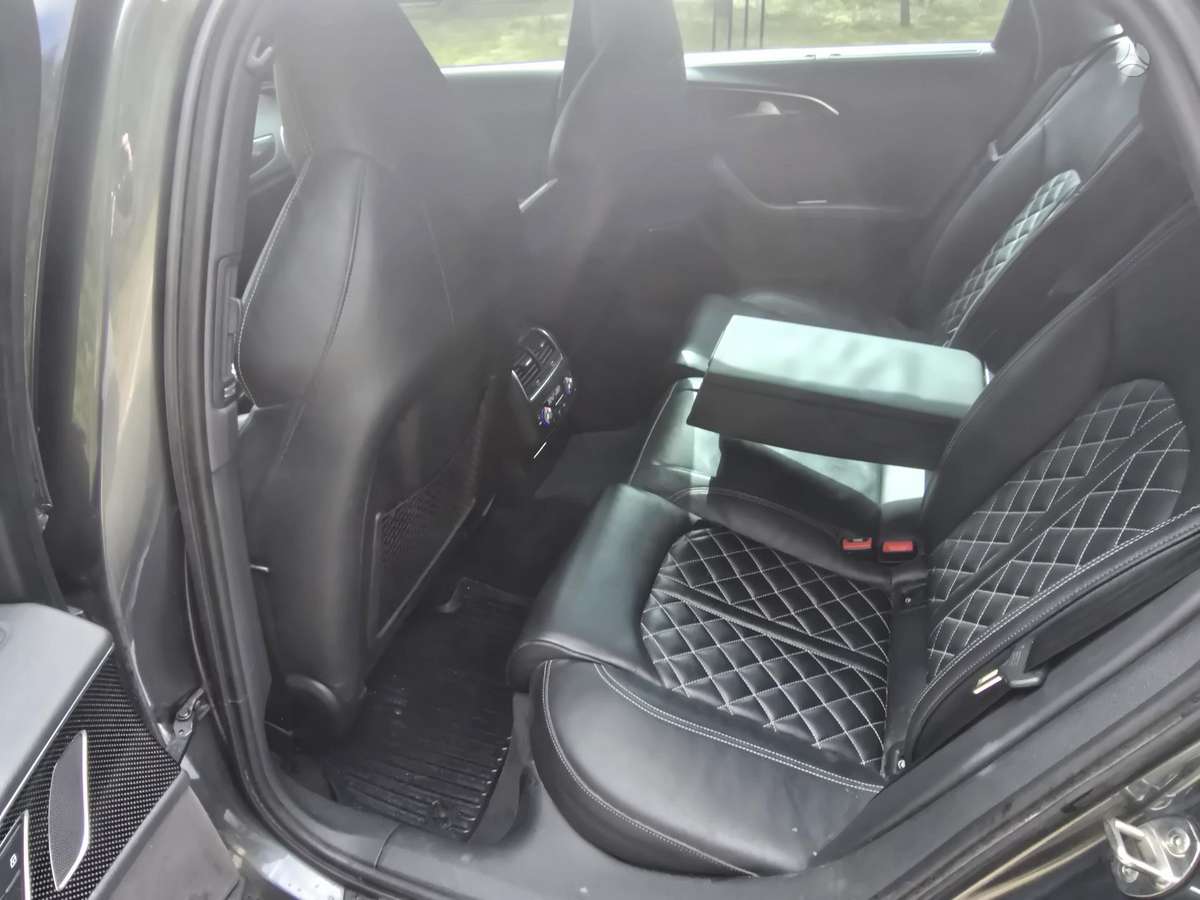 Audi S6, Седан