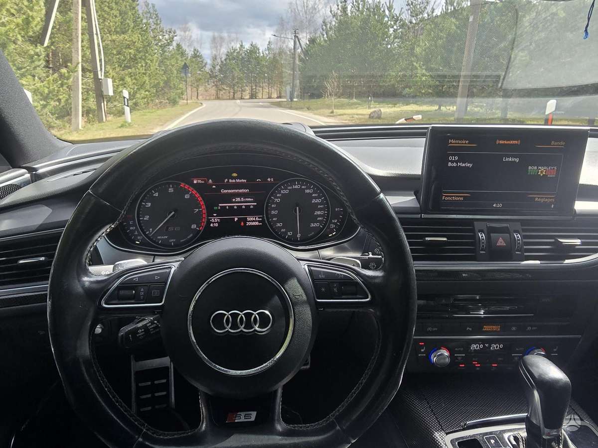 Audi S6, Седан