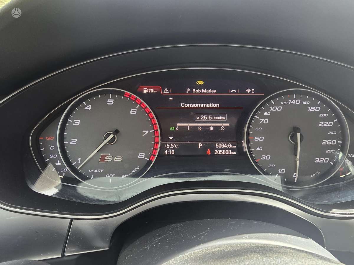 Audi S6, Седан