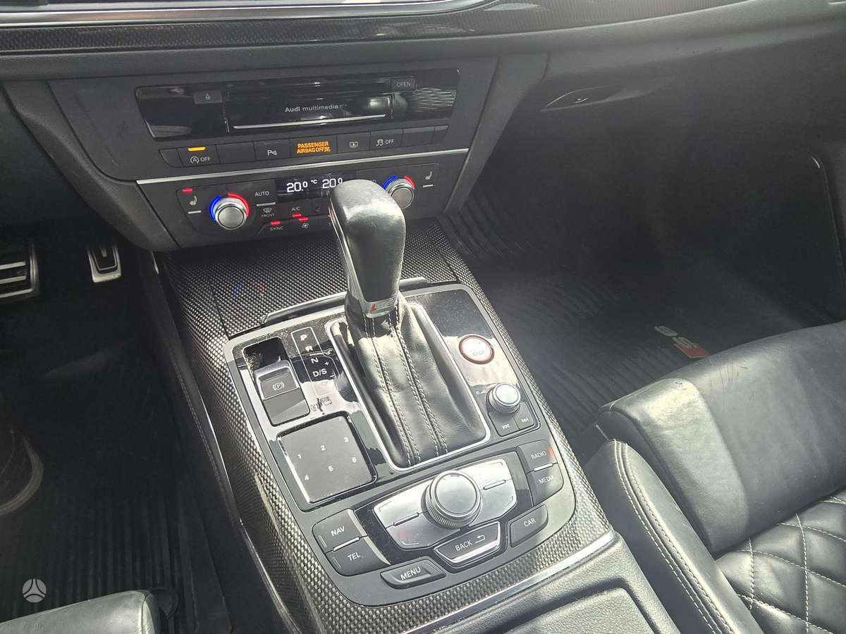 Audi S6, Седан