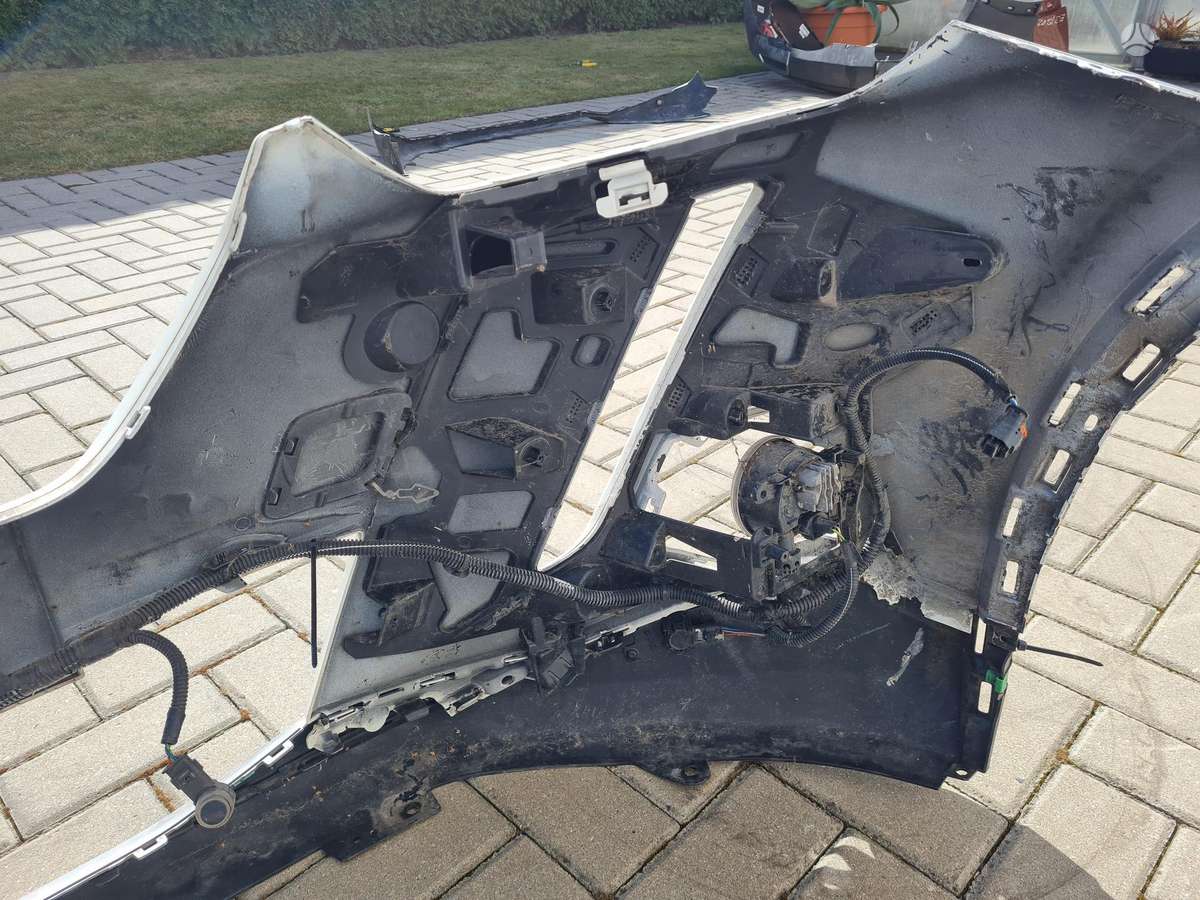 Peugeot 2008 bamperi