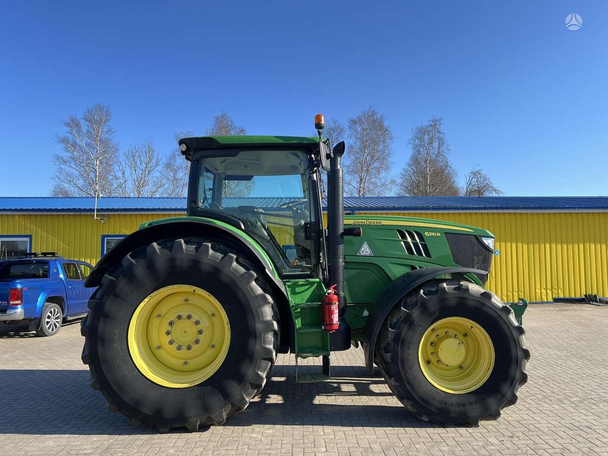 John Deere 6210R, tractors