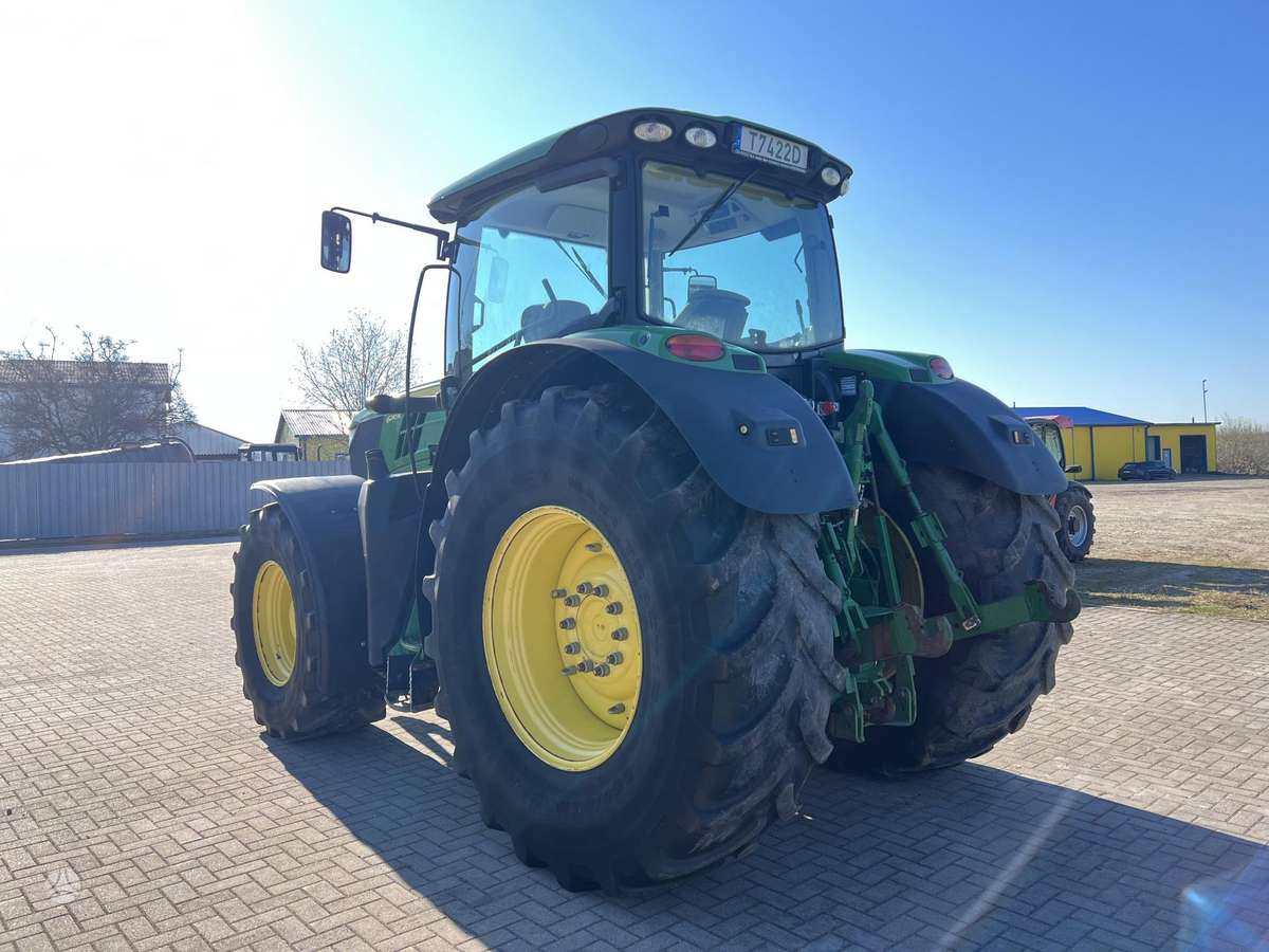 John Deere 6210R, tractors