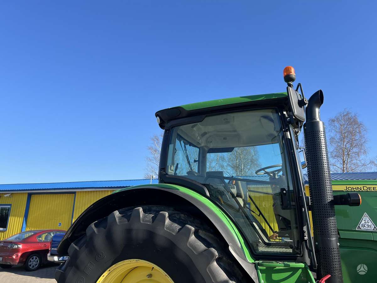 John Deere 6210R, tractors