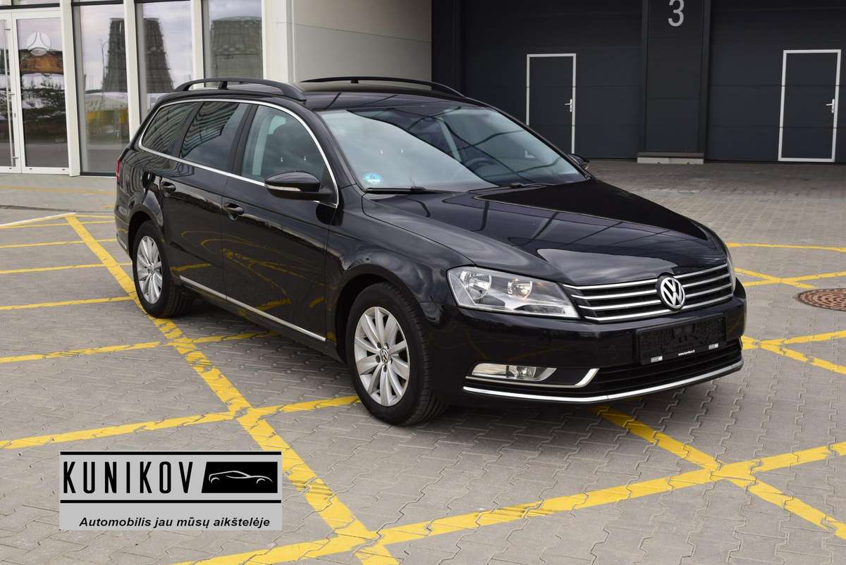 Volkswagen Passat - 1