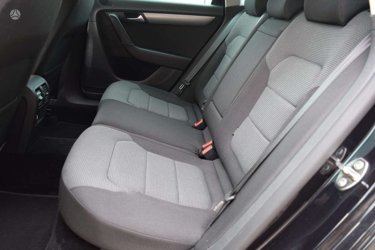 Volkswagen Passat - 10