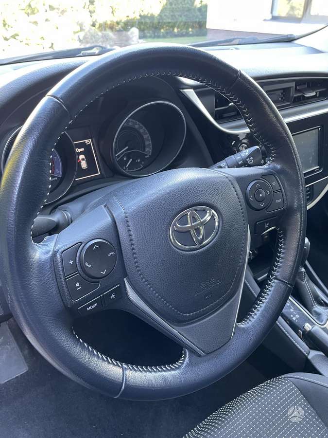 Toyota Corolla, 1.8 l., hatchback