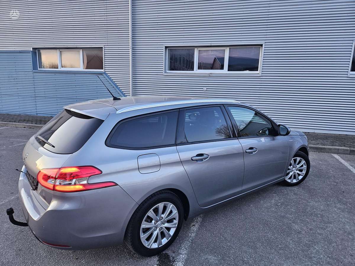 Peugeot 308, 1.2 l., Универсал