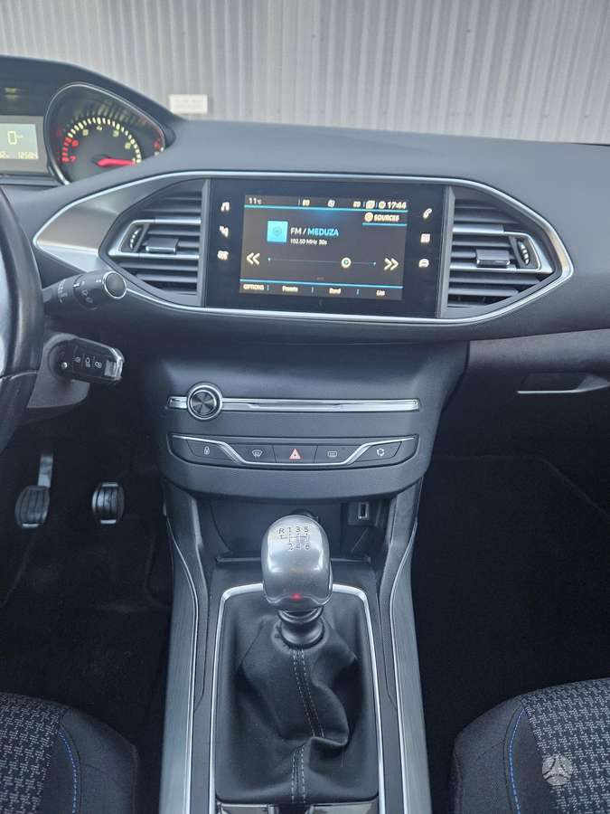 Peugeot 308, 1.2 l., Универсал