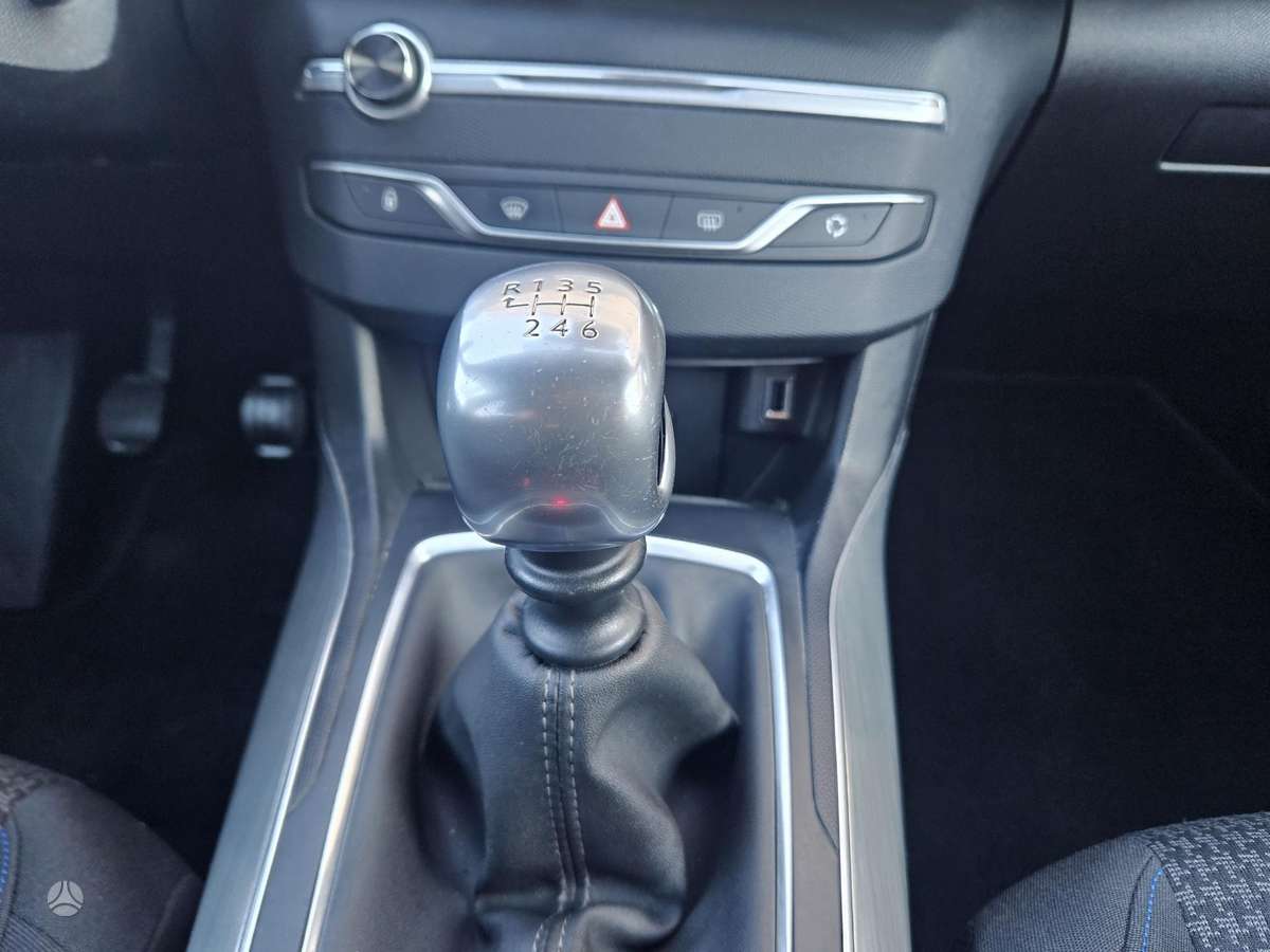Peugeot 308, 1.2 l., Универсал