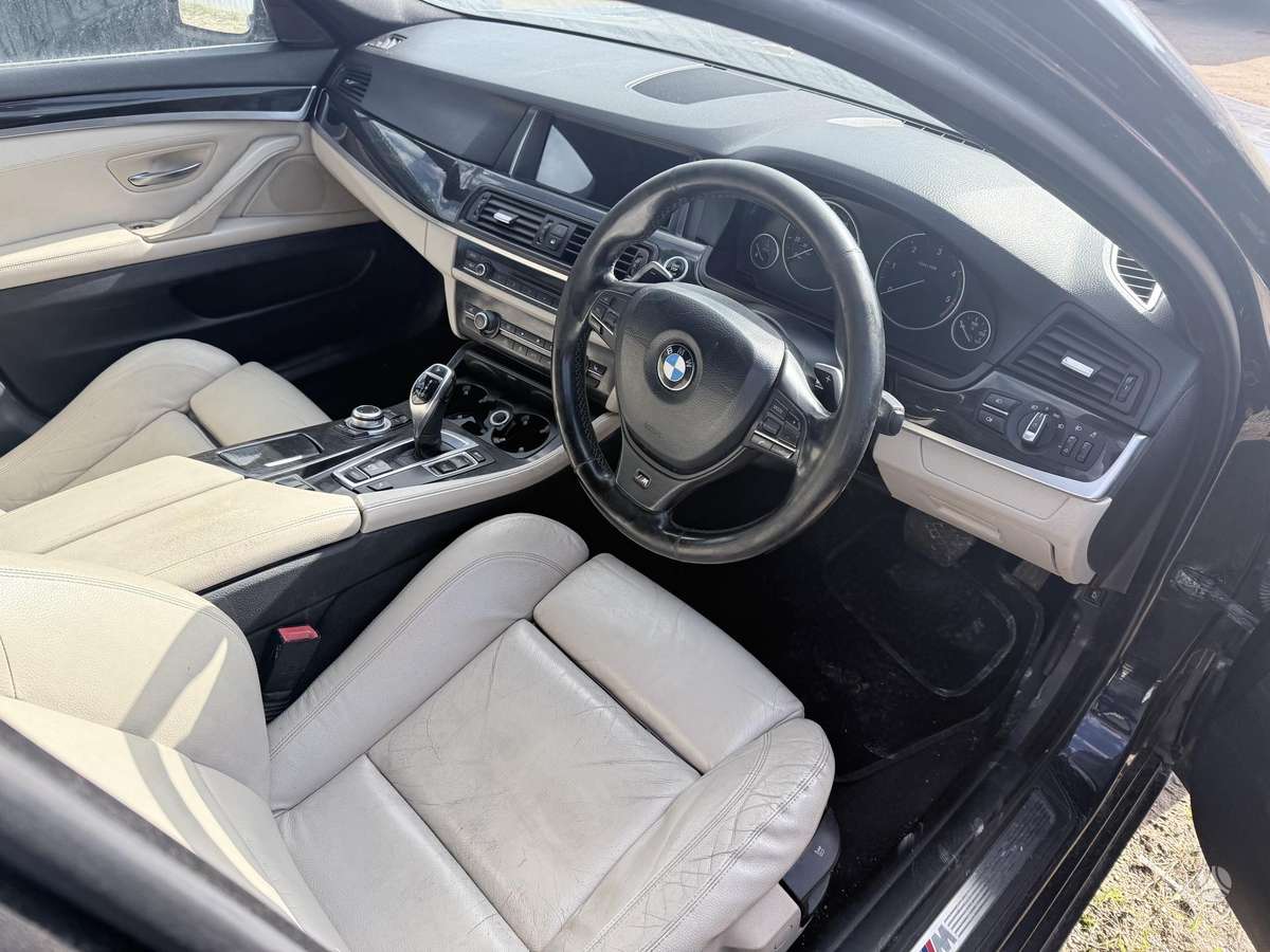 BMW 5 serija dalimis