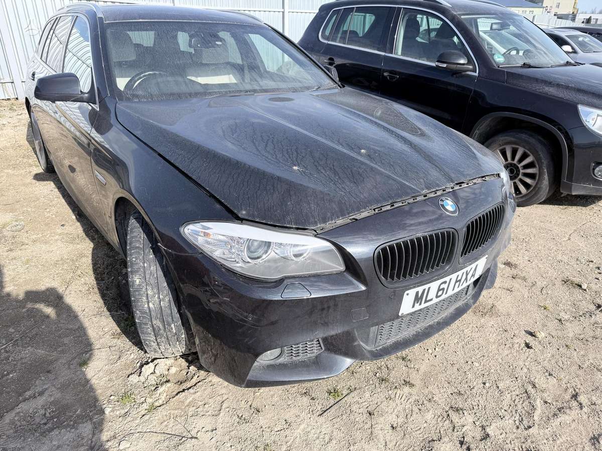 BMW 5 serija dalimis