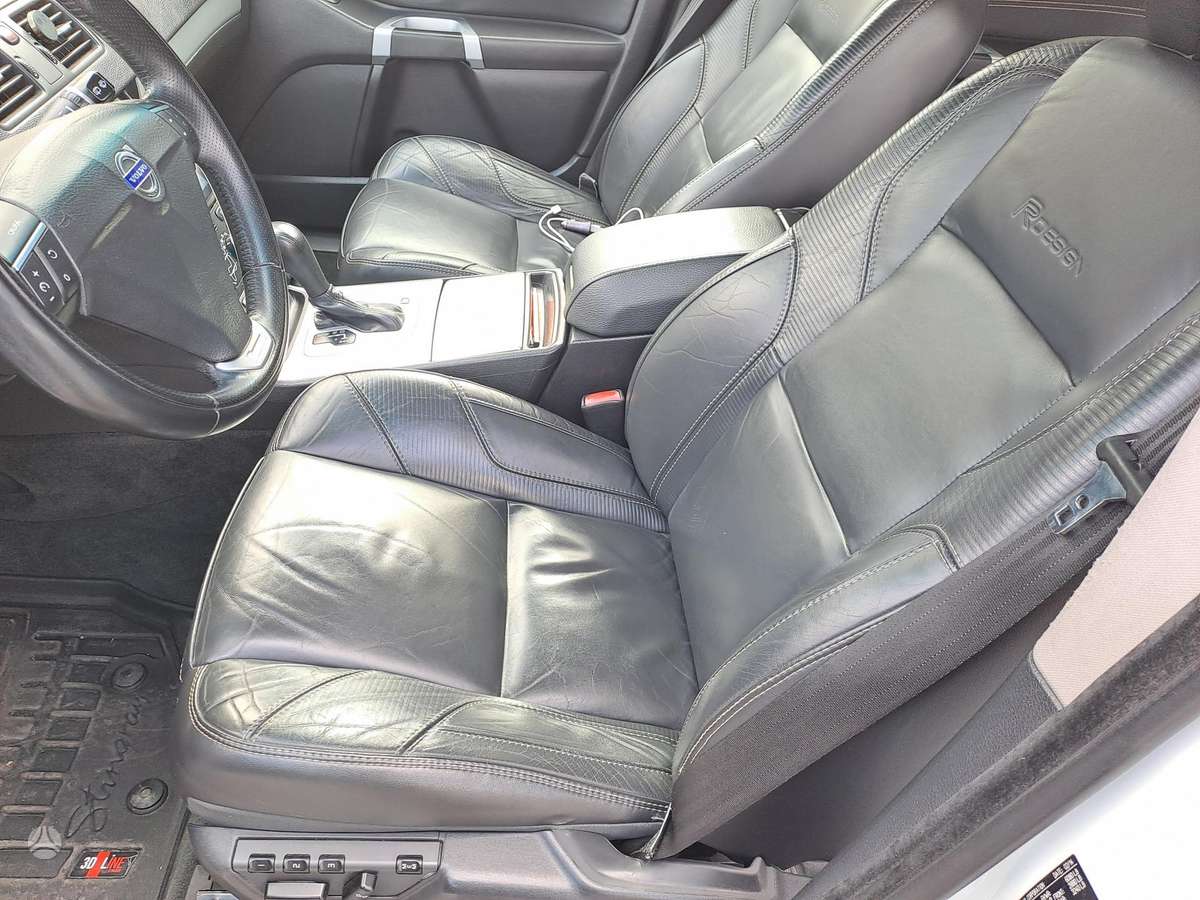 Volvo XC90 - 11