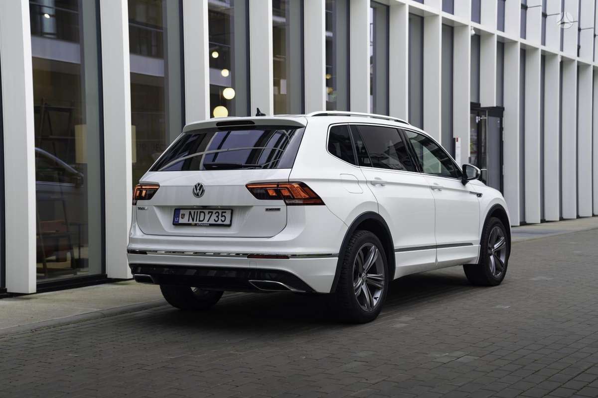 Volkswagen Tiguan - 2