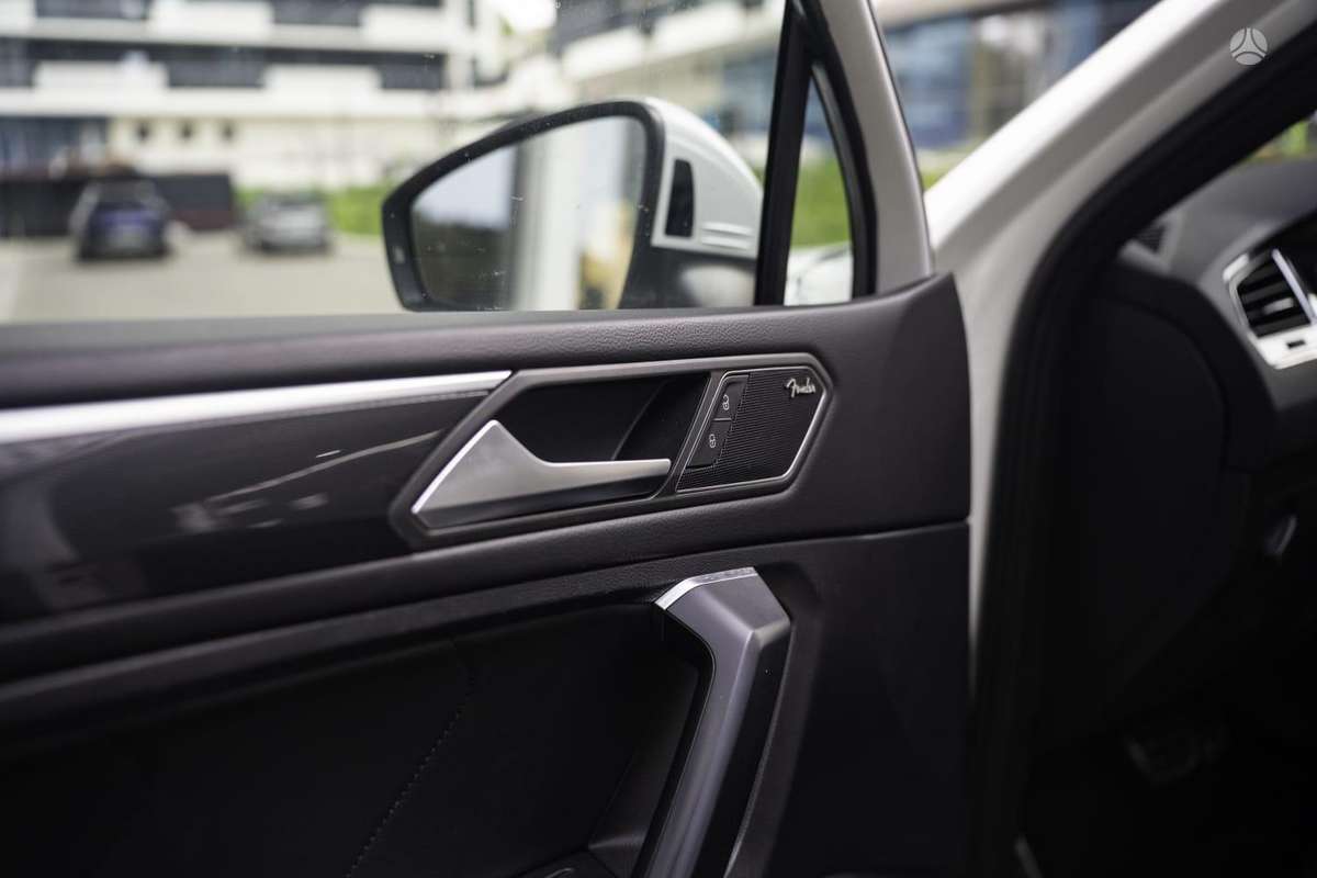Volkswagen Tiguan - 12