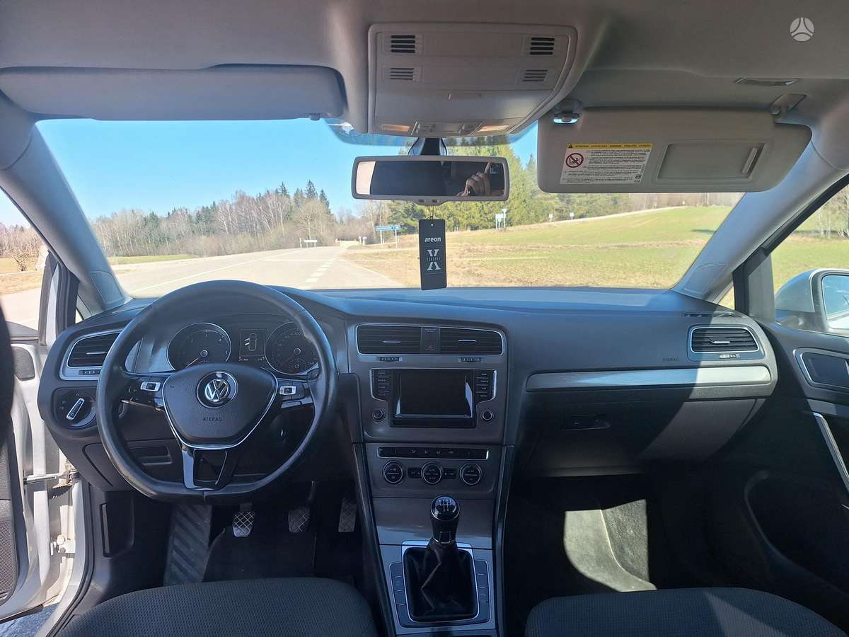 Volkswagen Golf - 12