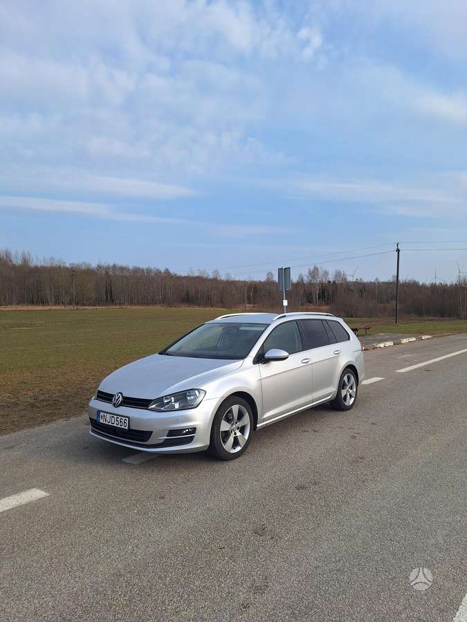 Volkswagen Golf - 1