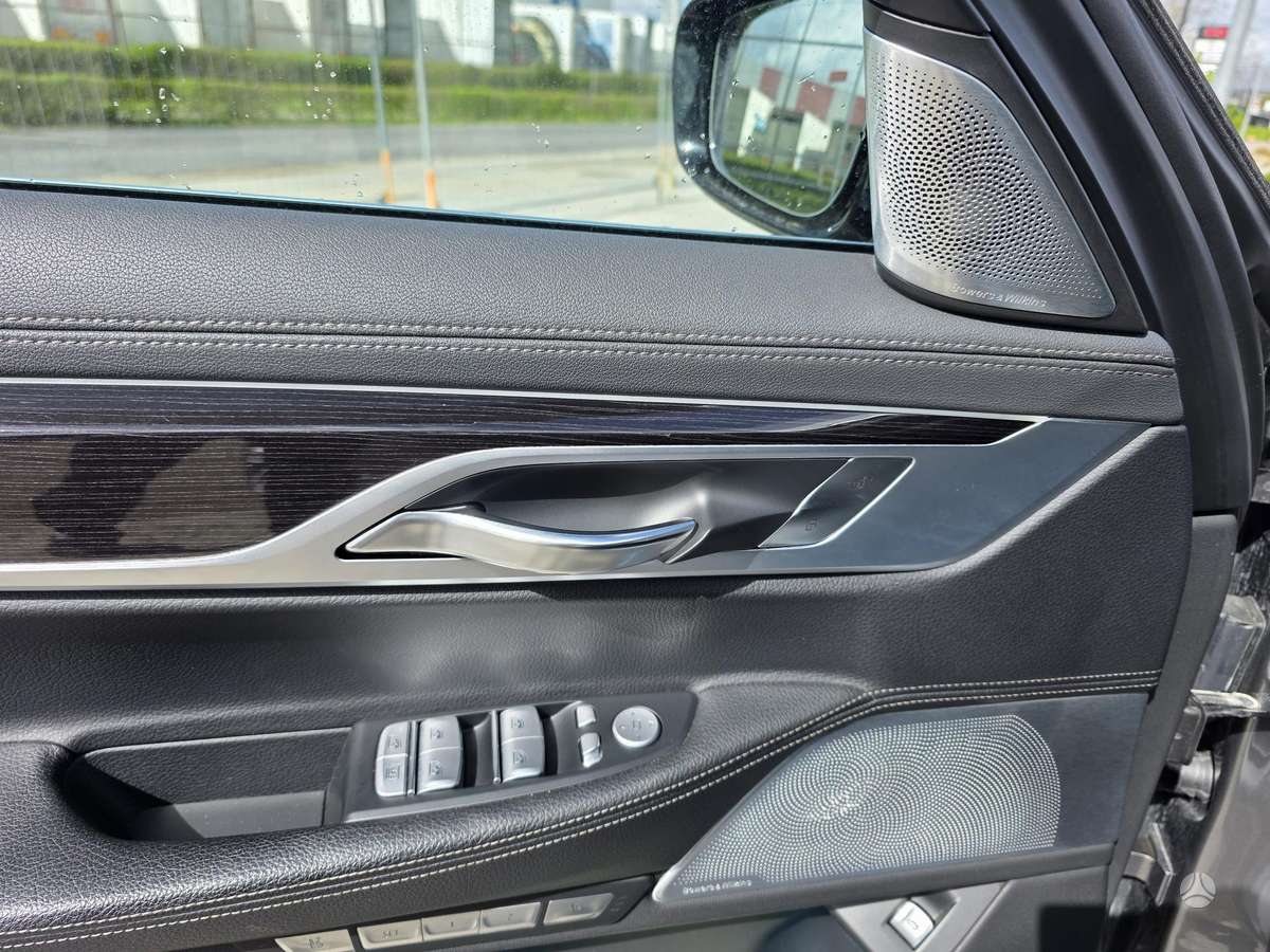 BMW 740, 3.0 l., Седан