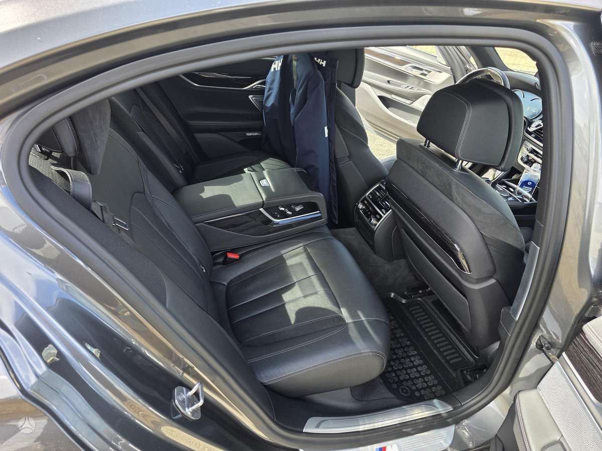 BMW 740, 3.0 l., Седан