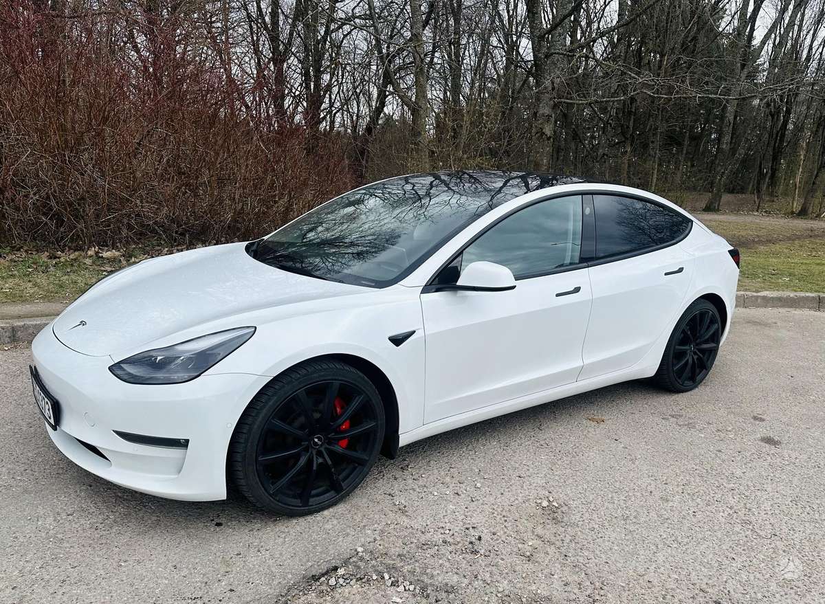 Tesla Model 3, 81 kWh, hatchback