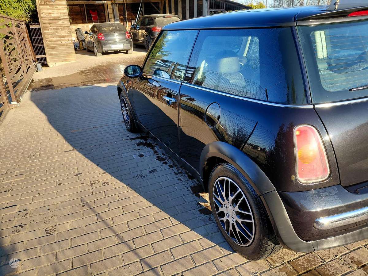 Mini Cooper, 1.6 l., hatchback