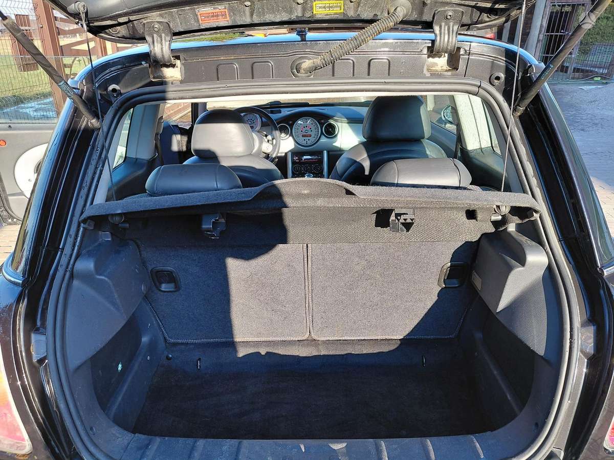 Mini Cooper, 1.6 l., hatchback