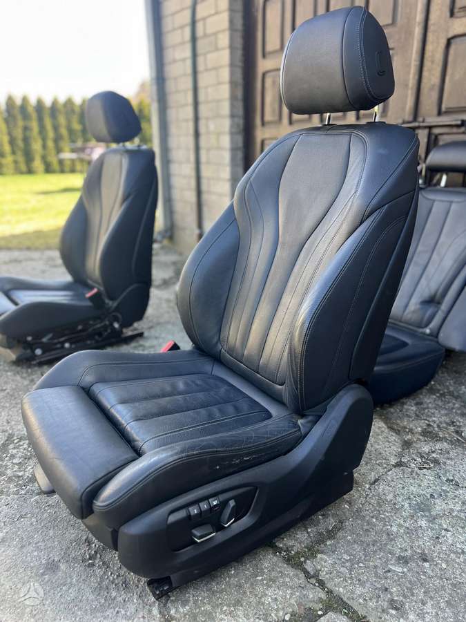 BMW X5 seats
