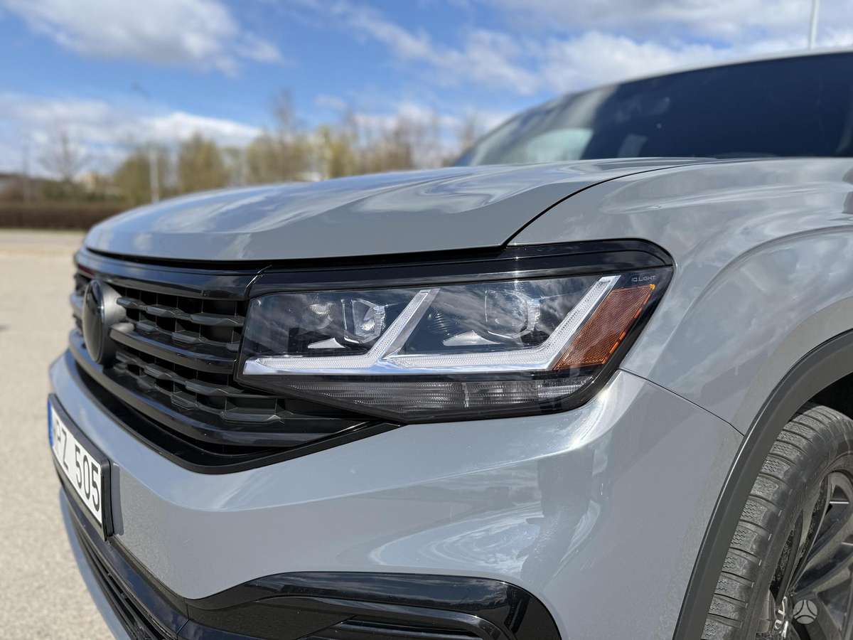 Volkswagen Atlas Cross Sport, 2.0 l., off-road / crossover