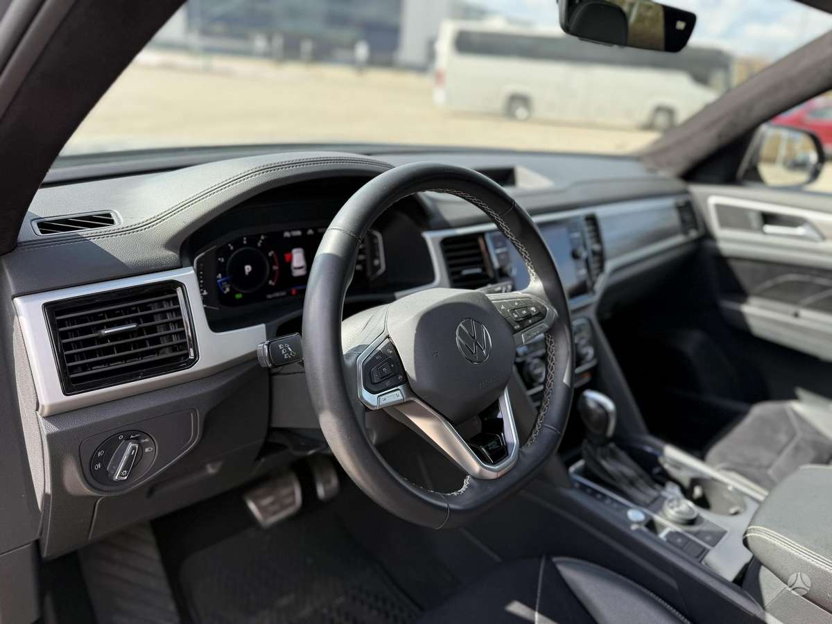 Volkswagen Atlas Cross Sport, 2.0 l., off-road / crossover