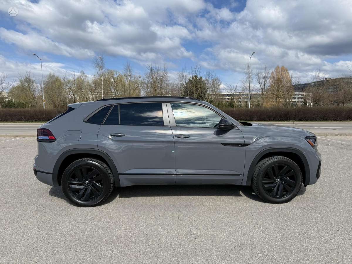 Volkswagen Atlas Cross Sport, 2.0 l., off-road / crossover