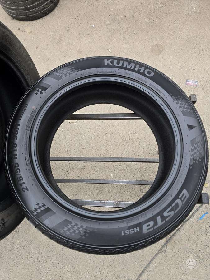 Kumho Ecstatic hs 51, summer 215/55 R18