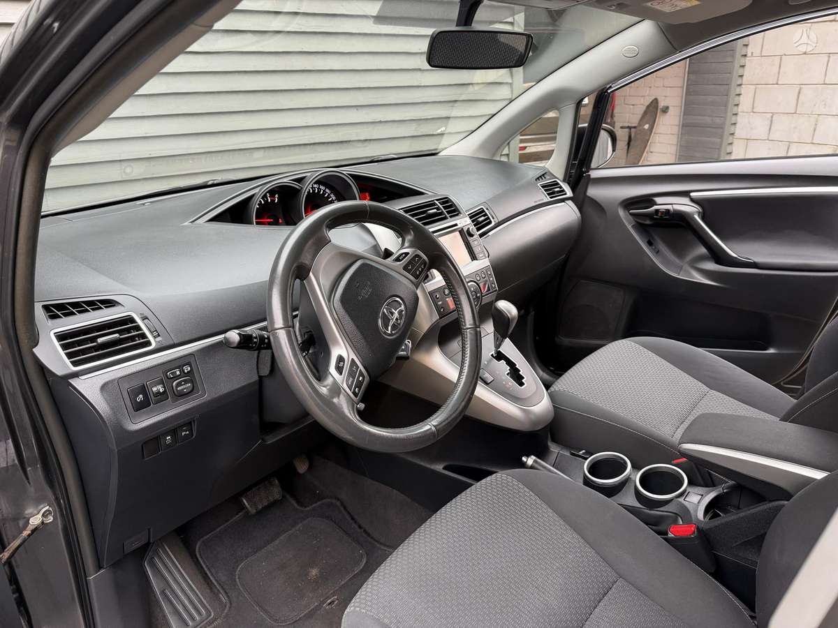 Toyota Verso - 8