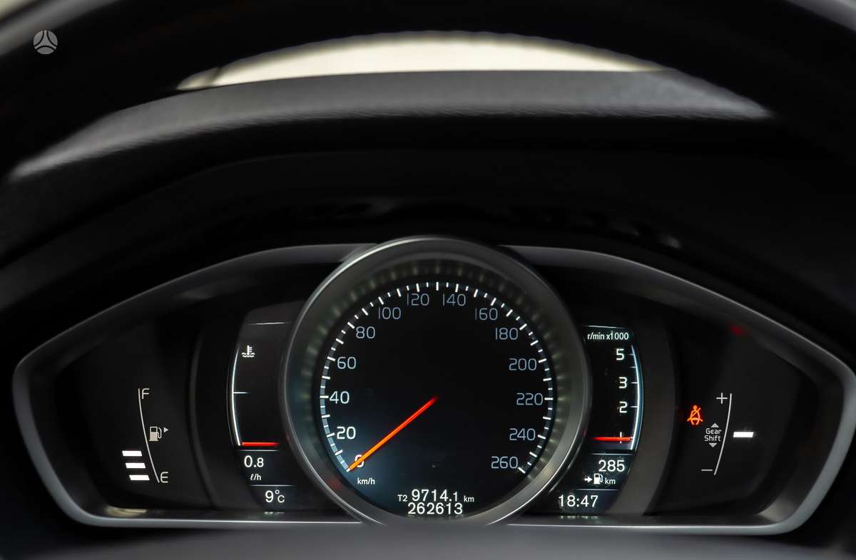 Volvo V40, 2.0 l., hatchback