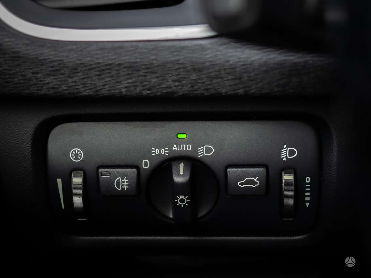 Volvo V40, 2.0 l., Хэтчбек