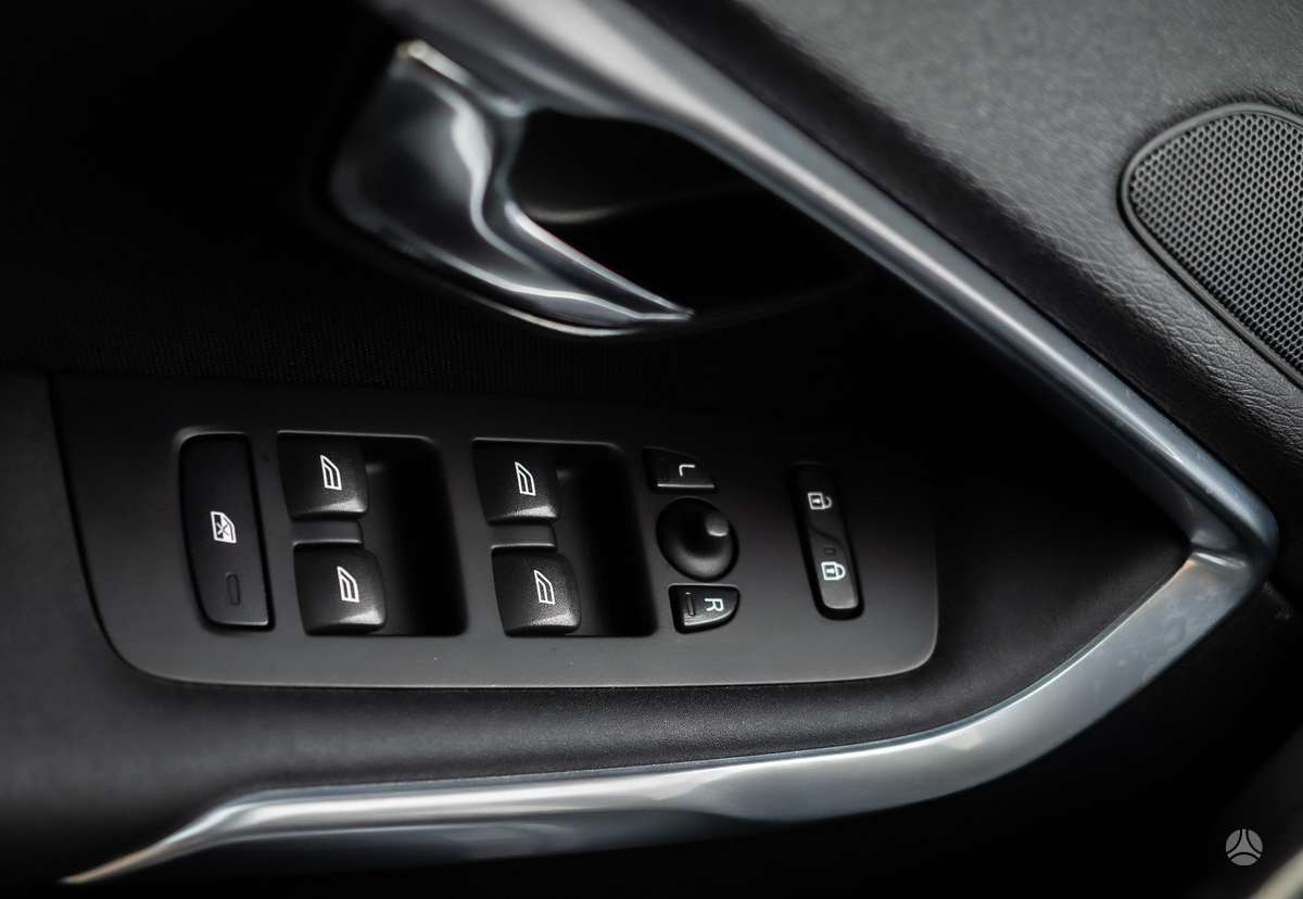 Volvo V40, 2.0 l., hatchback