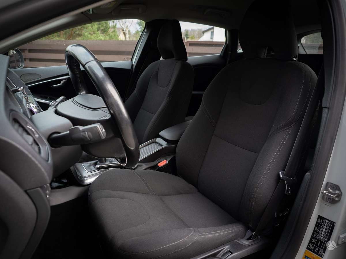 Volvo V40, 2.0 l., hatchback