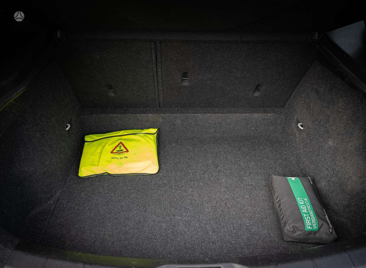 Volvo V40, 2.0 l., hatchback