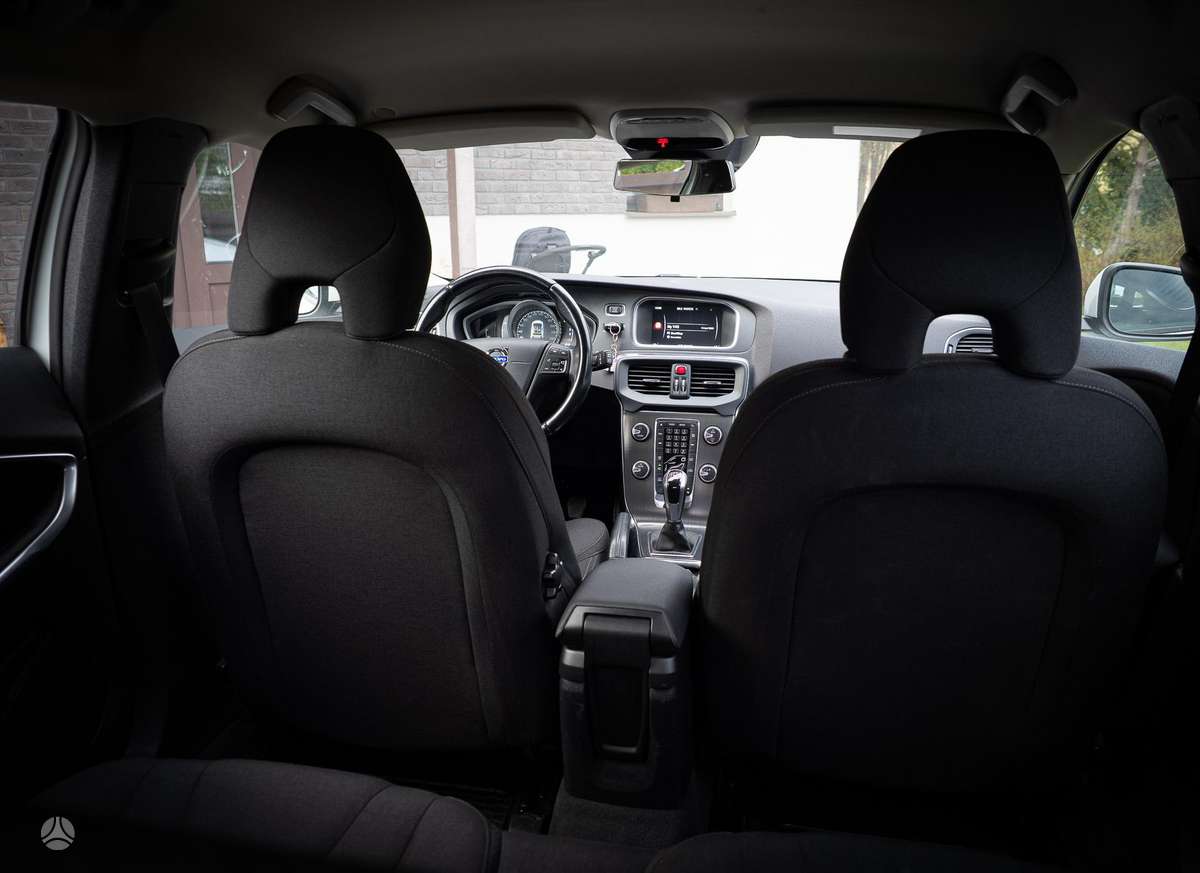 Volvo V40, 2.0 l., hatchback