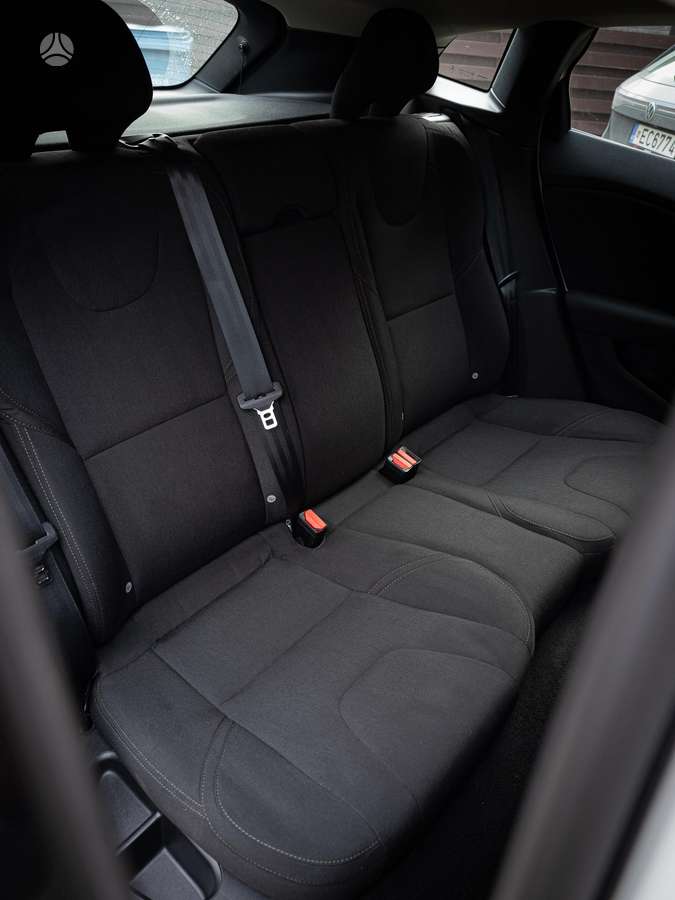 Volvo V40, 2.0 l., Хэтчбек