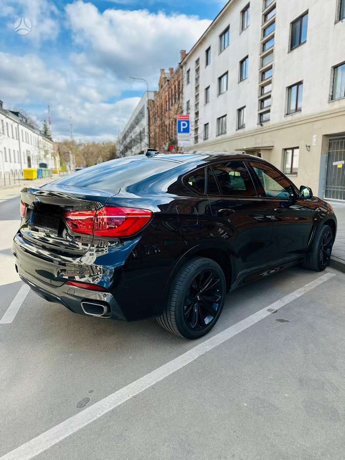 BMW X6, off-road / crossover