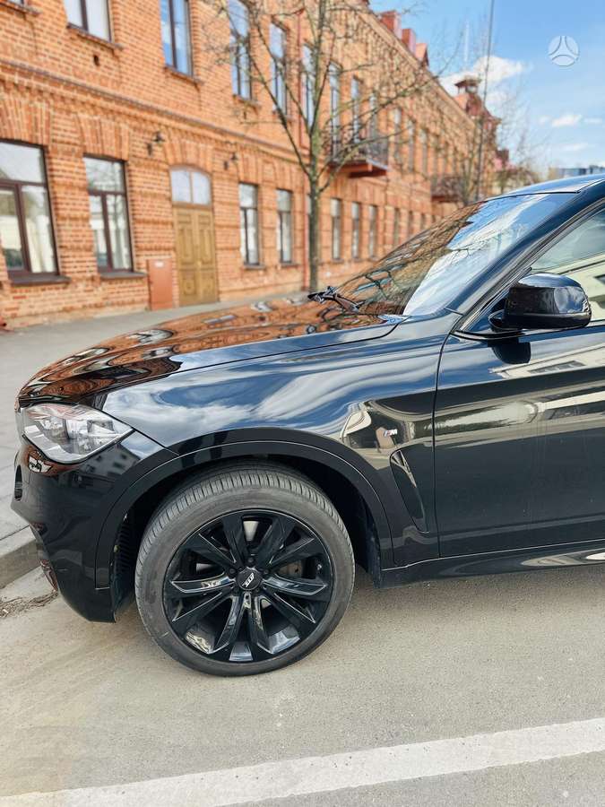 BMW X6, off-road / crossover