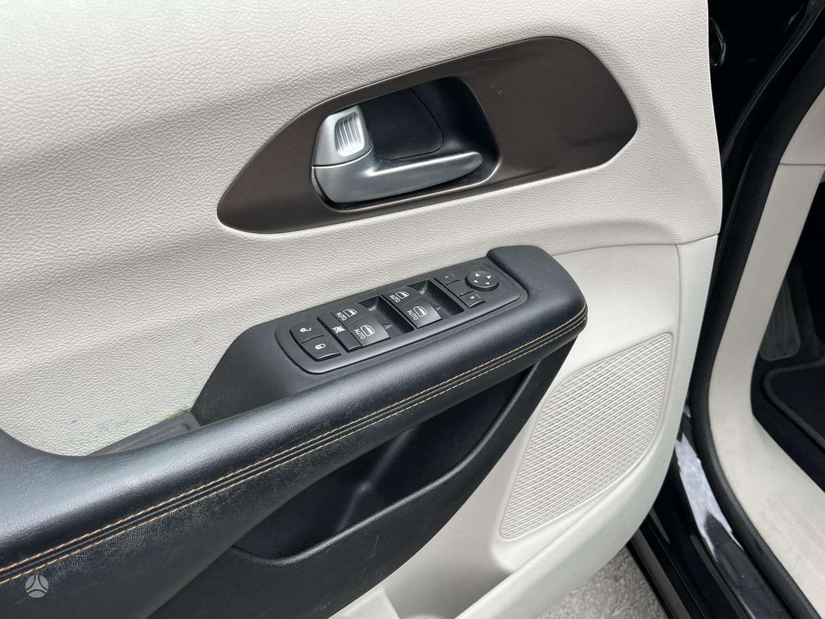 Chrysler Pacifica, 3.6 l., Минивэн