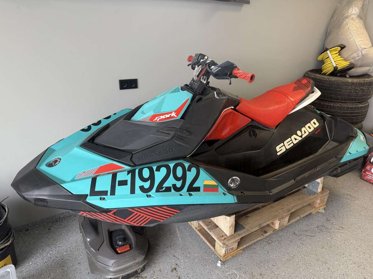 Sea-Doo SPARK TRIX, jet skis