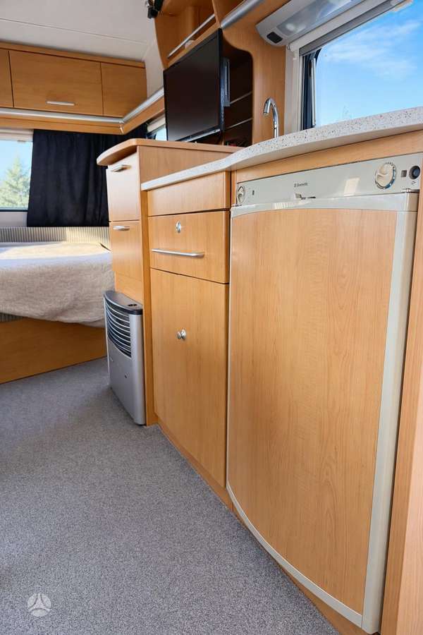 Hymer ERIBA Living, кемперы