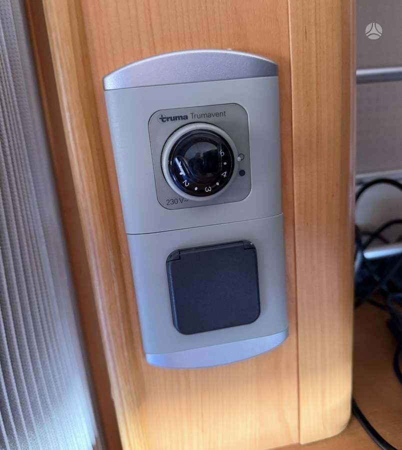 Hymer ERIBA Living, кемперы