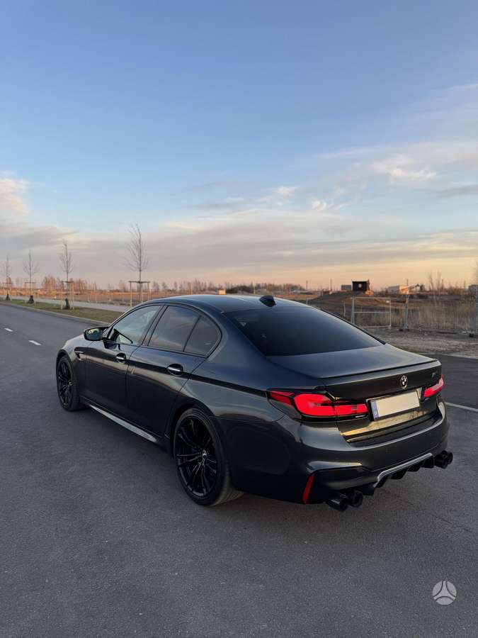 BMW M5, saloon / sedan